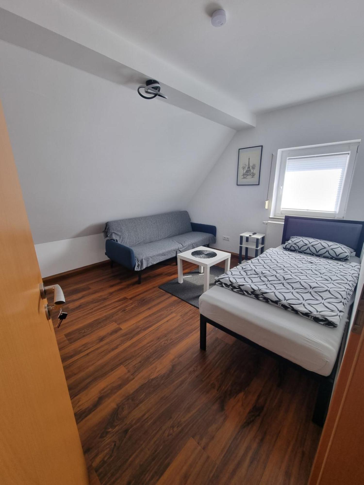 1-2 Personen Zimmer In Kassel Luaran gambar